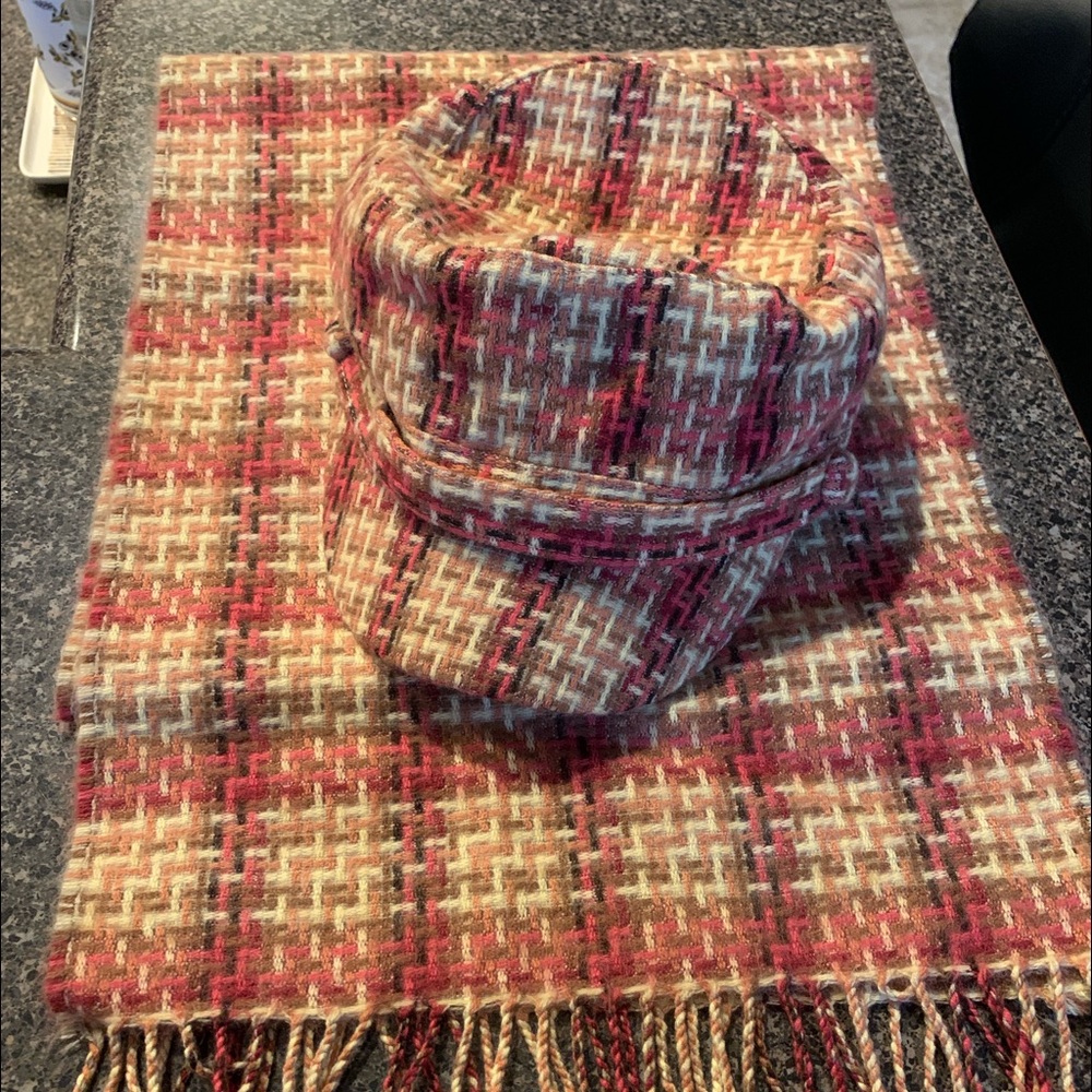 Hat and scarf set-multicolored